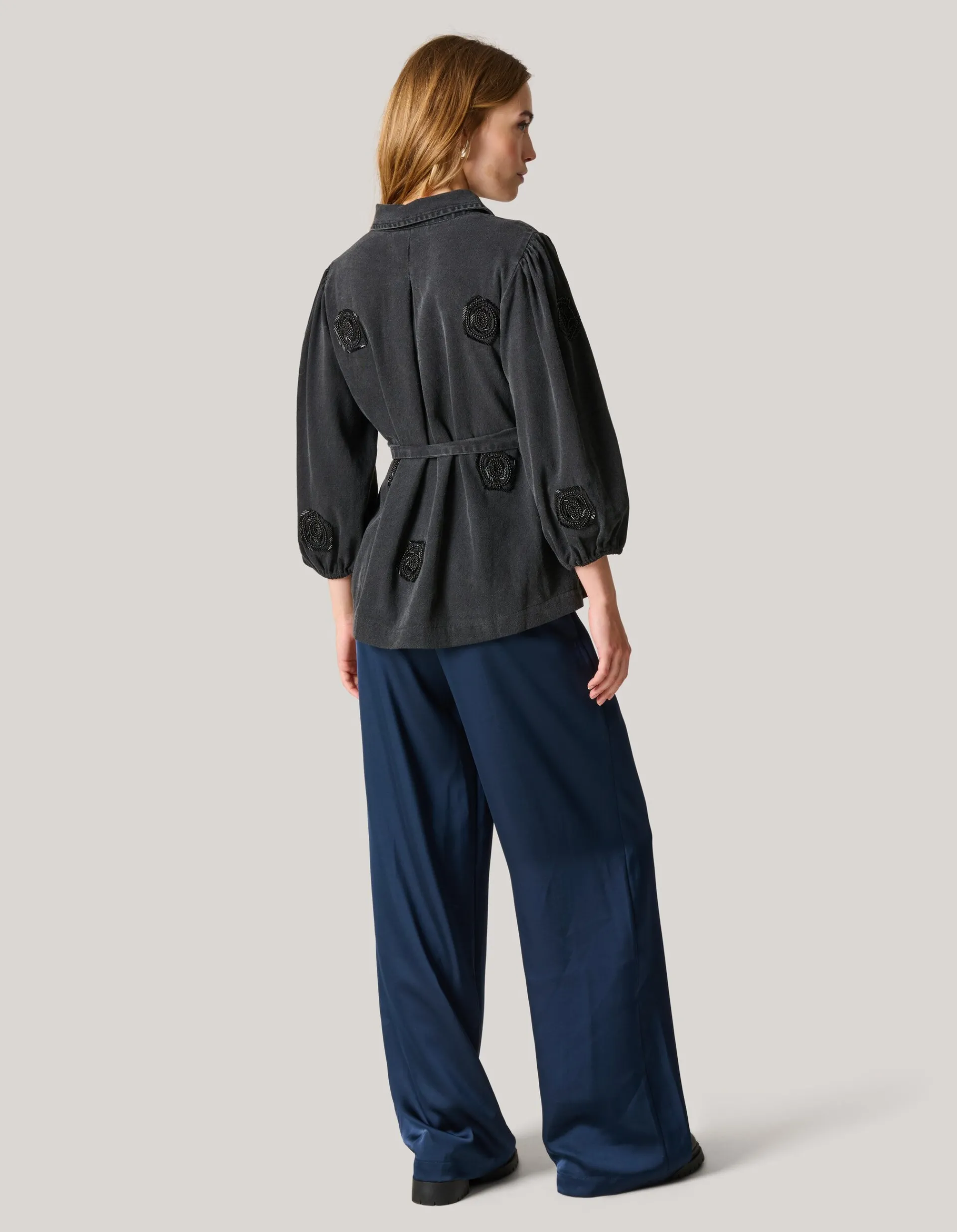 Shoeby Beaded Flower Blouse Donkergrijs<DAMES Blouses