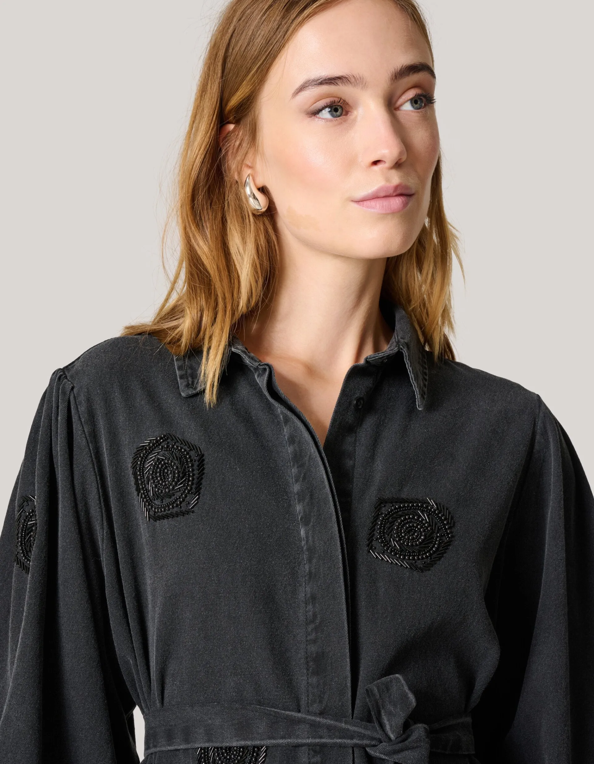 Shoeby Beaded Flower Blouse Donkergrijs<DAMES Blouses