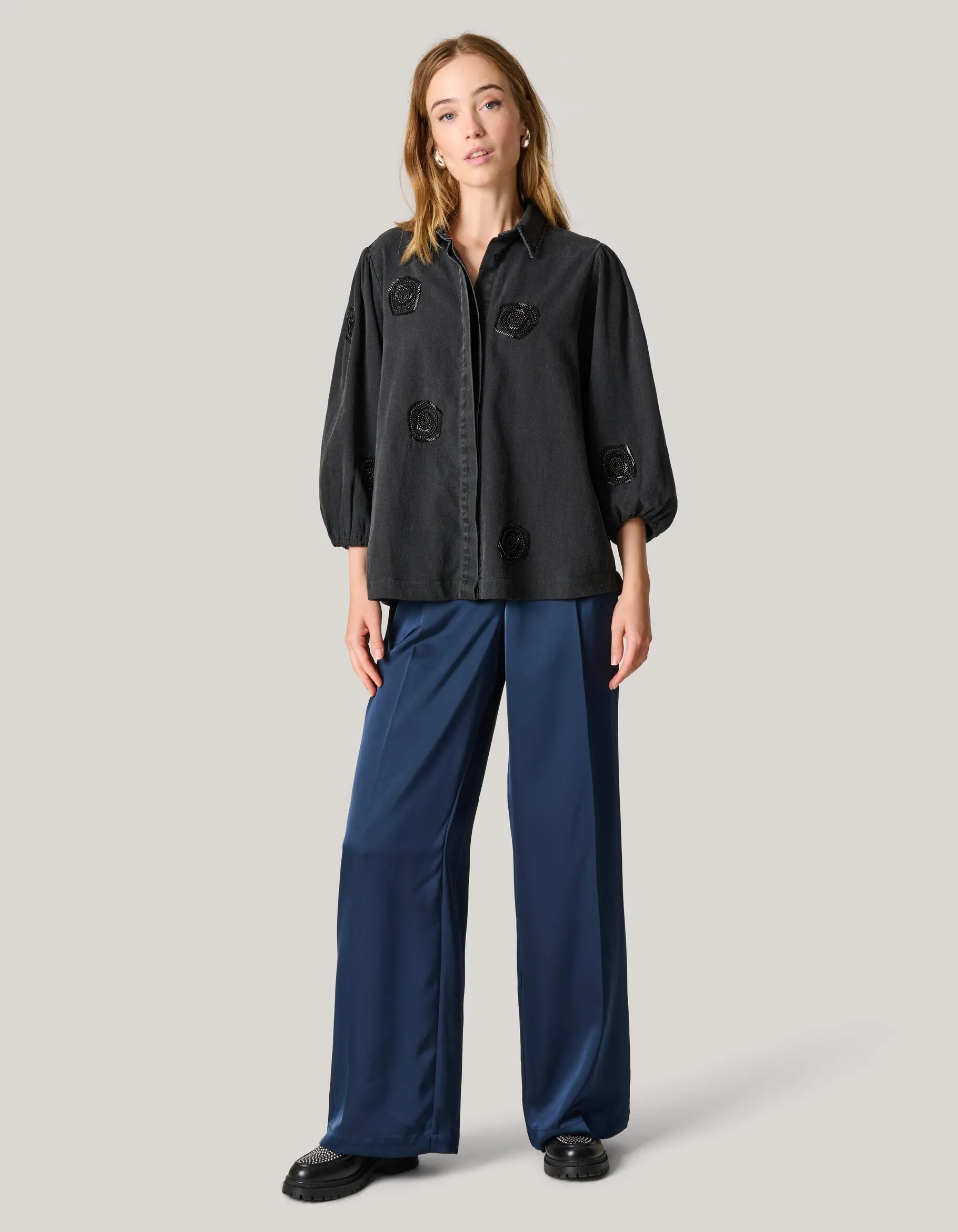 Shoeby Beaded Flower Blouse Donkergrijs<DAMES Blouses
