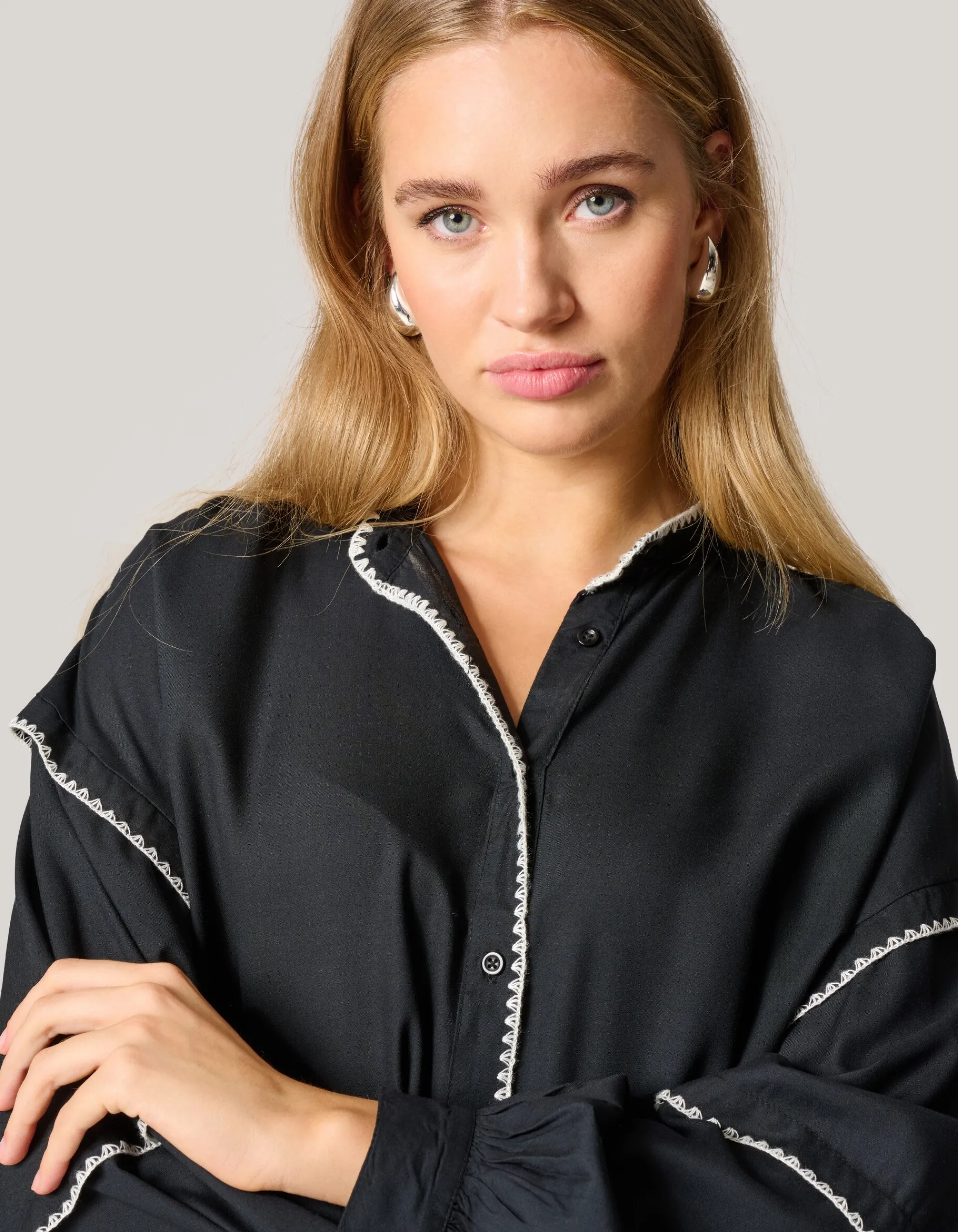 Shoeby Embroidery Blouse Zwart<DAMES Blouses