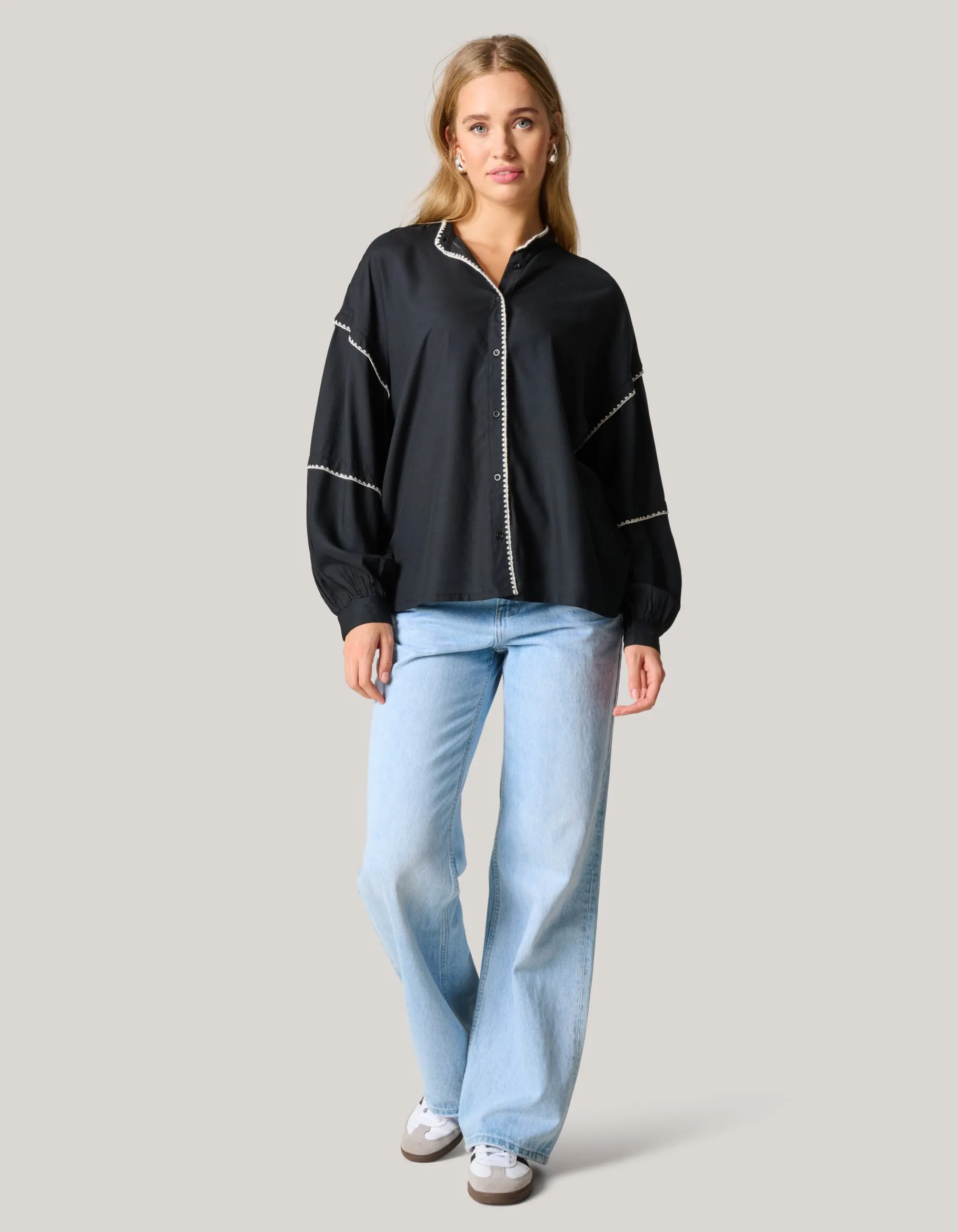 Shoeby Embroidery Blouse Zwart<DAMES Blouses