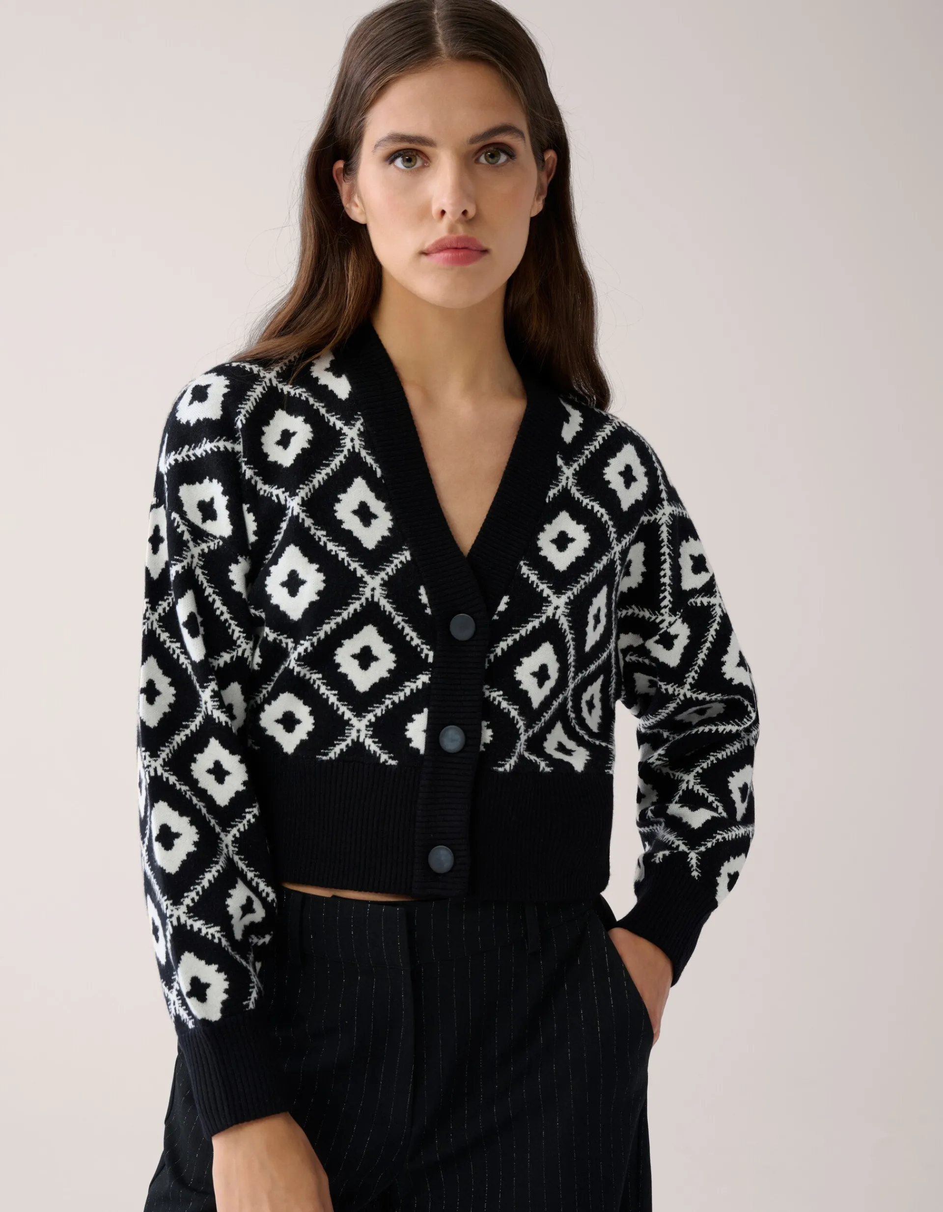 Shoeby Grafisch Cropped Vest Zwart By Mieke<DAMES Truien En Sweaters