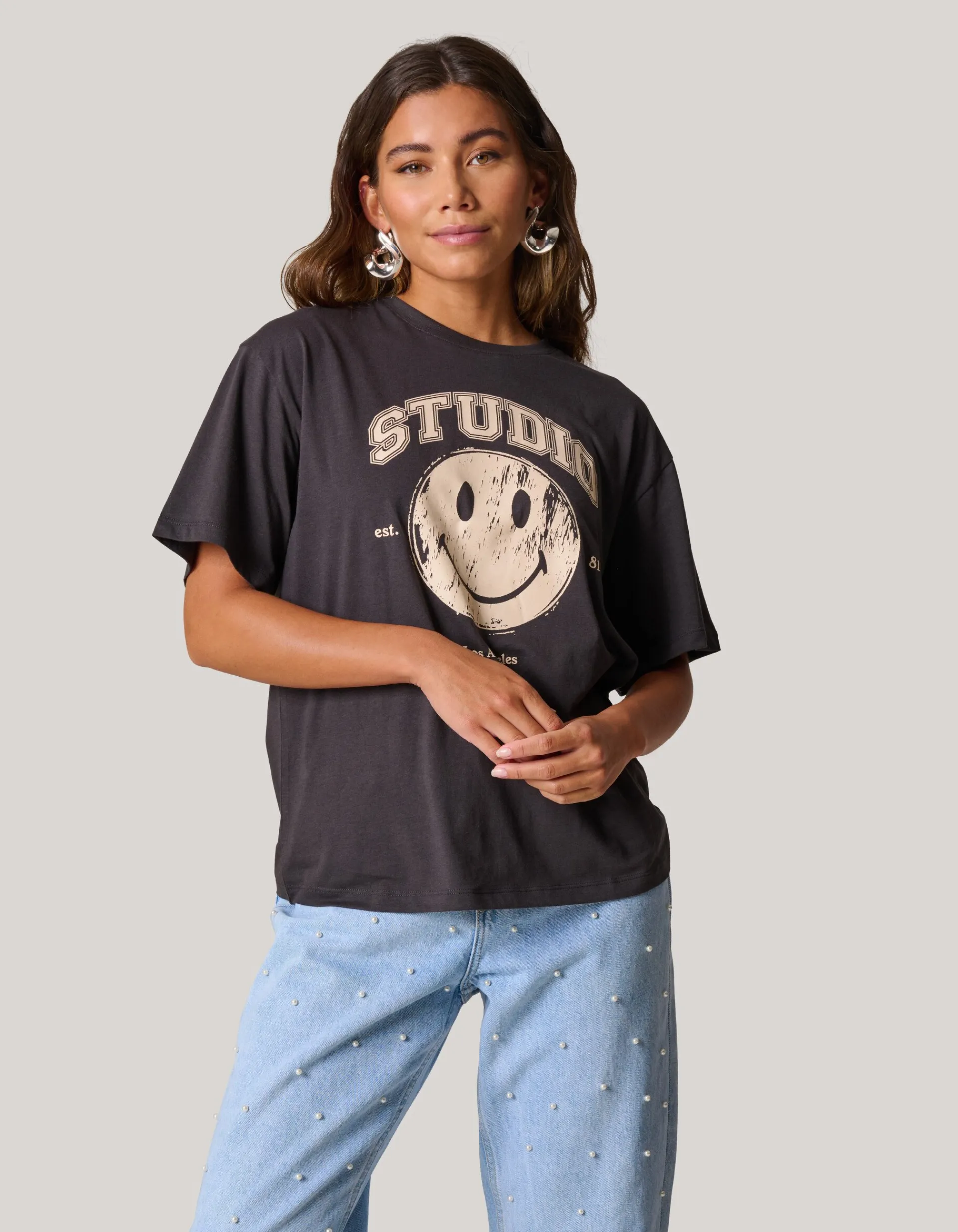 Shoeby Smiley Artwork T-shirt Donkergrijs<DAMES T-Shirts
