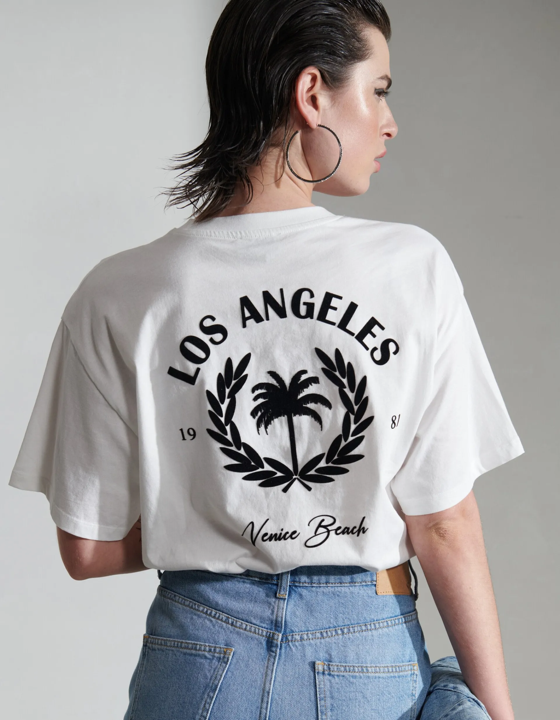 Shoeby Velvet Artwork T-Shirt Wit<DAMES T-Shirts